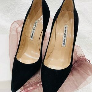 Black pumps size 5